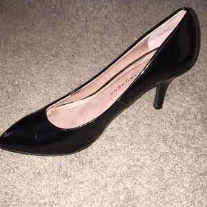 Chinese Laundry Black Patent Leather Pumps
